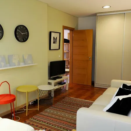 On Trendy Cousin Flat Lissabon