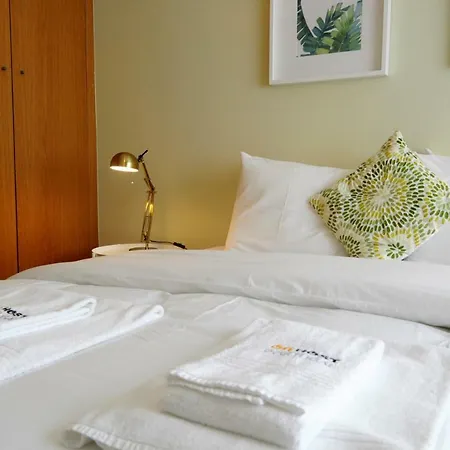 On Trendy Cousin Flat Lissabon