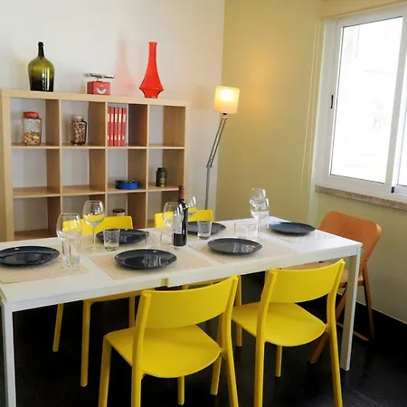 Apartment On Trendy Cousin Flat